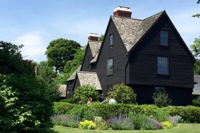 Salem Private Half Day Tour from Boston - Stop 1: The 45-minute Salem walking tour that gives you the lay of the land