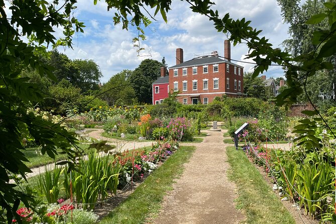 Salem Witch Tour from Boston by Train with Museum Tickets - Using Your Free Time in Salem Without Losing the Day