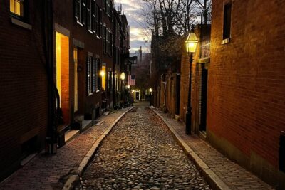 Self-Guided Boston Christmas Tour - From 60 School St to Commonwealth Ave Lights: How the Route Moves