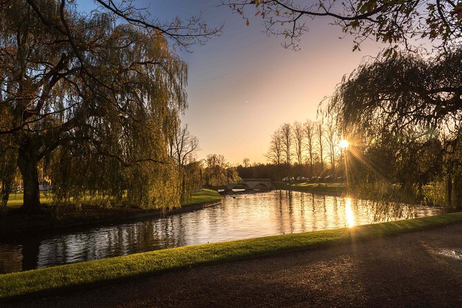 Shared Guided Punting Tour of Cambridge - The Route in Plain English: Bridges, Libraries, Chapel Views, and the Backs