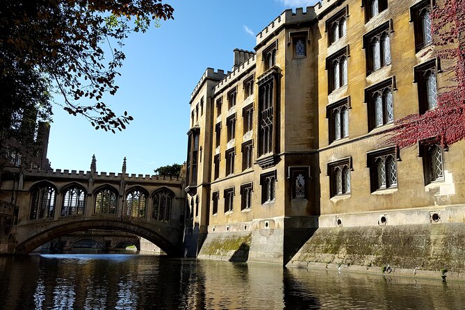 Shared Guided Punting Tour of Cambridge - Shared Punting with Up to 12 People: Comfort and Interaction Level