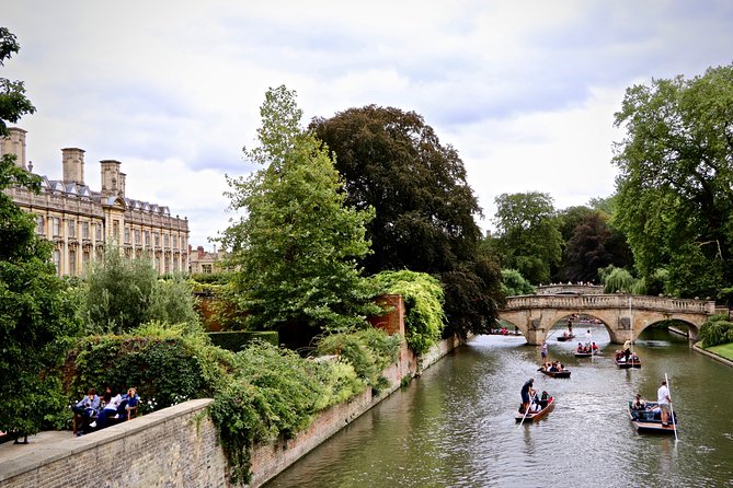 Shared Punt Tour - Cambridge - Meeting point at Lets Go Punting: get there early and choose your seat