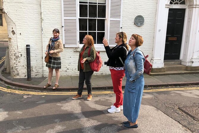 Tangential Cambridge: Group Walking Tour of Sights and Highlights - King’s Parade: a street built out of university icons