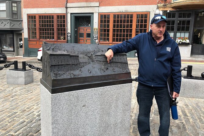 The Freedom Trail and a whole lot more 3 hour Boston walking tour - Where the Walk Begins: From the Martin Luther King Memorial to Boston Common