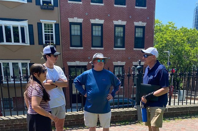 The Freedom Trail and a whole lot more 3 hour Boston walking tour - Faneuil Hall to Haymarket: Meeting Places, Market Life, and the North End Setup