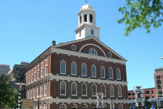 Tour-in-Four -- A Private four hour walking & driving city tour - Cambridge side trip: Harvard, MIT, and why the Charles River matters